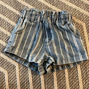 pacsun denim shorts. Mom short. Size XS.